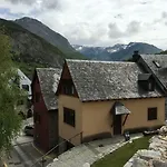 Casa Aranesa アパート *